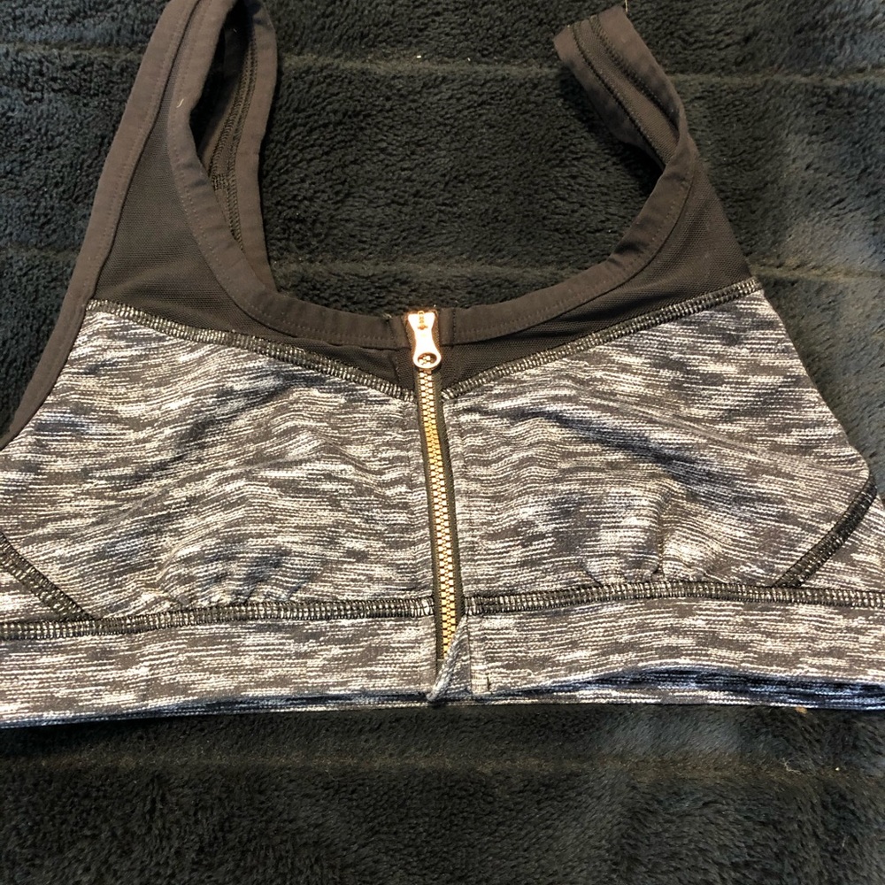 Women’s lululemon zip sports bra